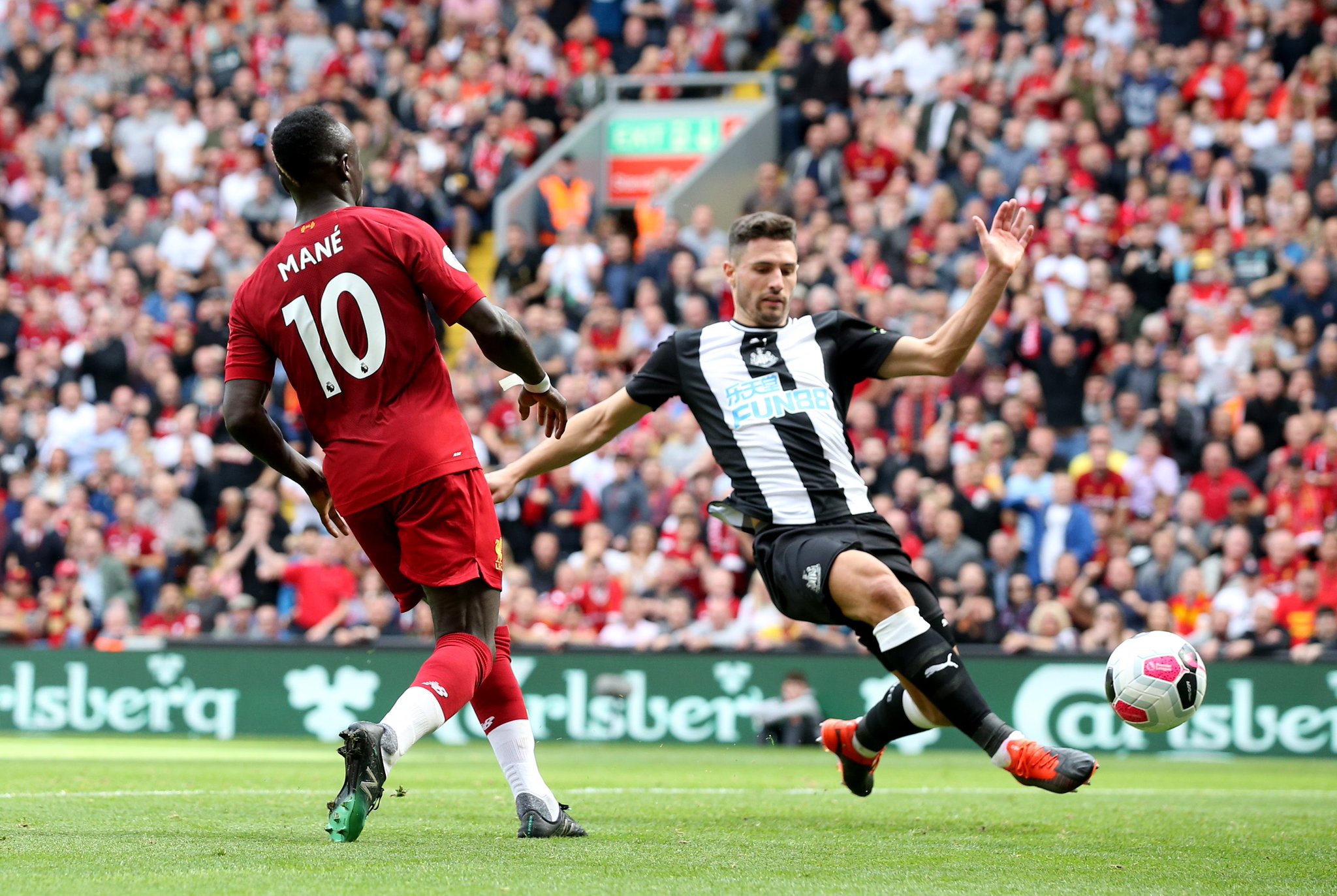 位年轻前锋 位年轻前锋